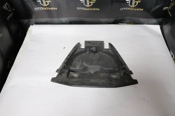 FORD CUSTOM 330 L 125 PS ÇIKMA PARÇA  TAMPON ORTA PLASTİĞİ